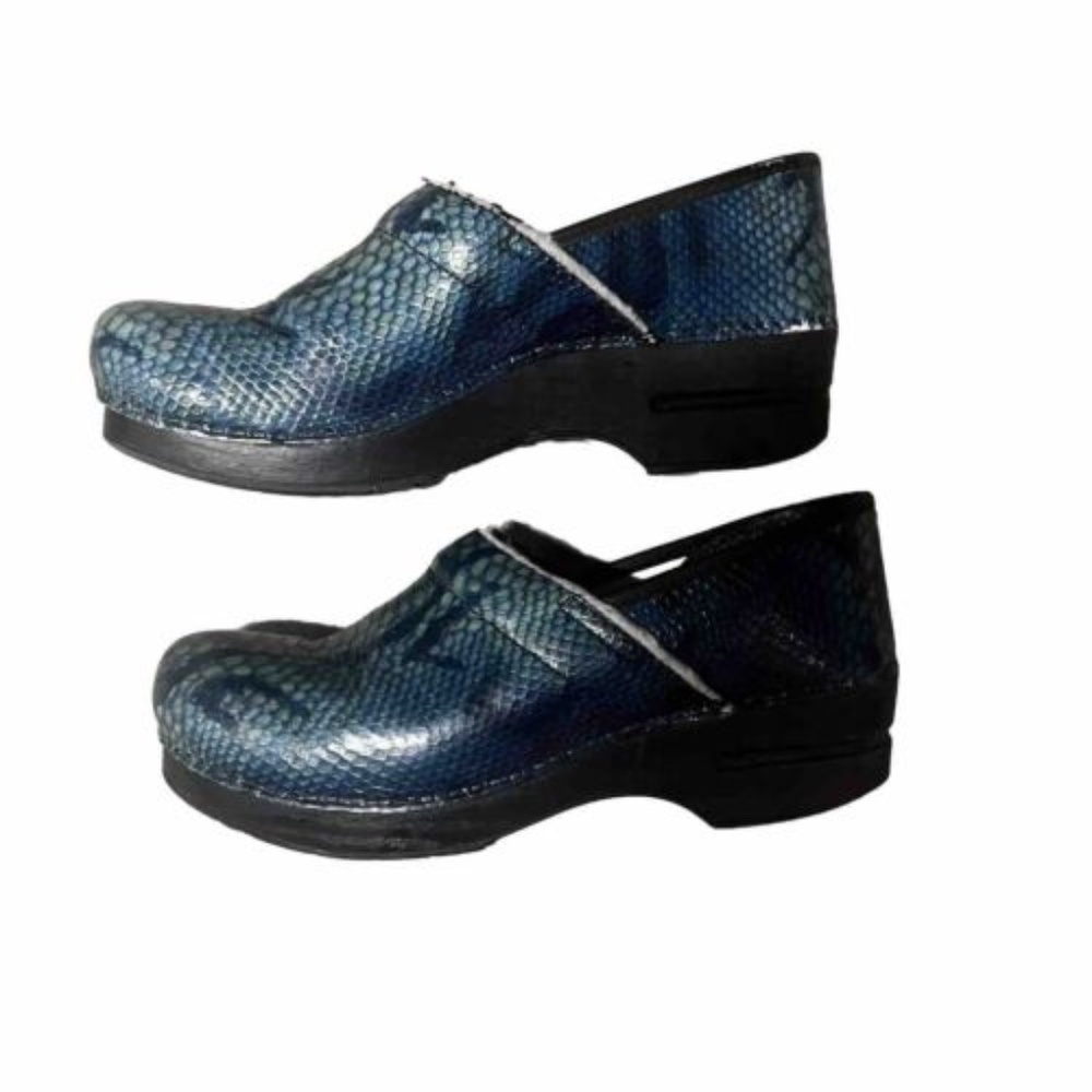 Dansko Size 40 Professional Slip On Clogs Blue/Green Reptile Animal Print